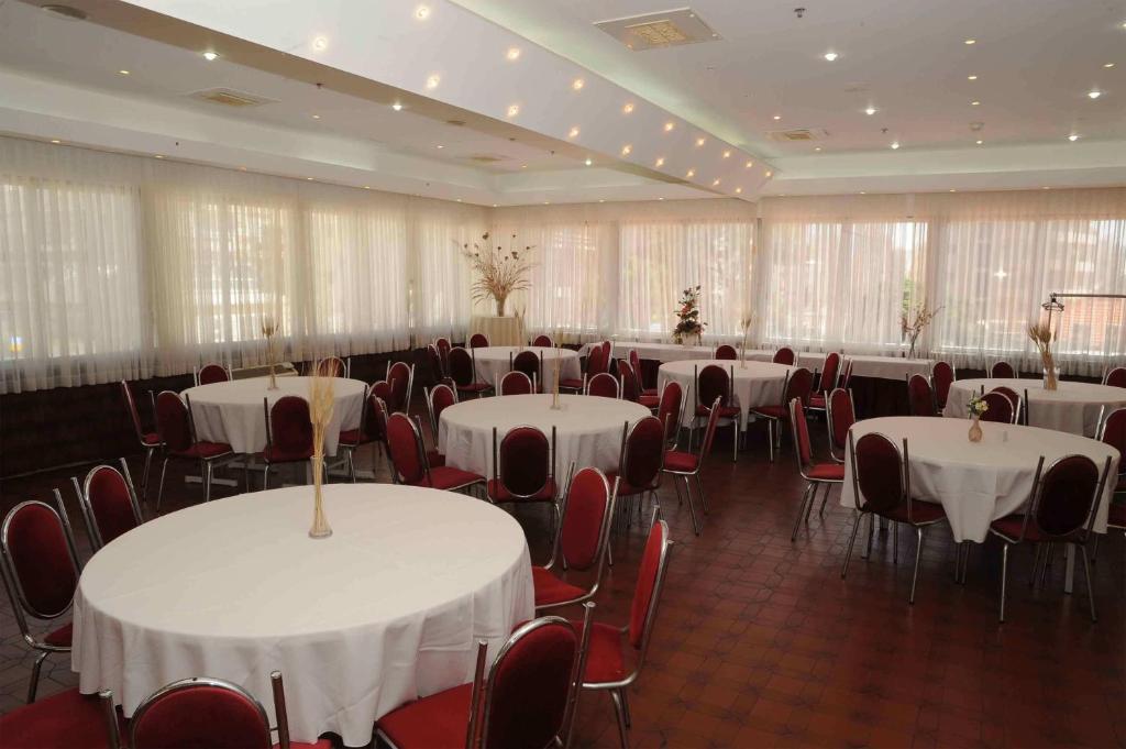 Park Hotel Нетания Экстерьер фото